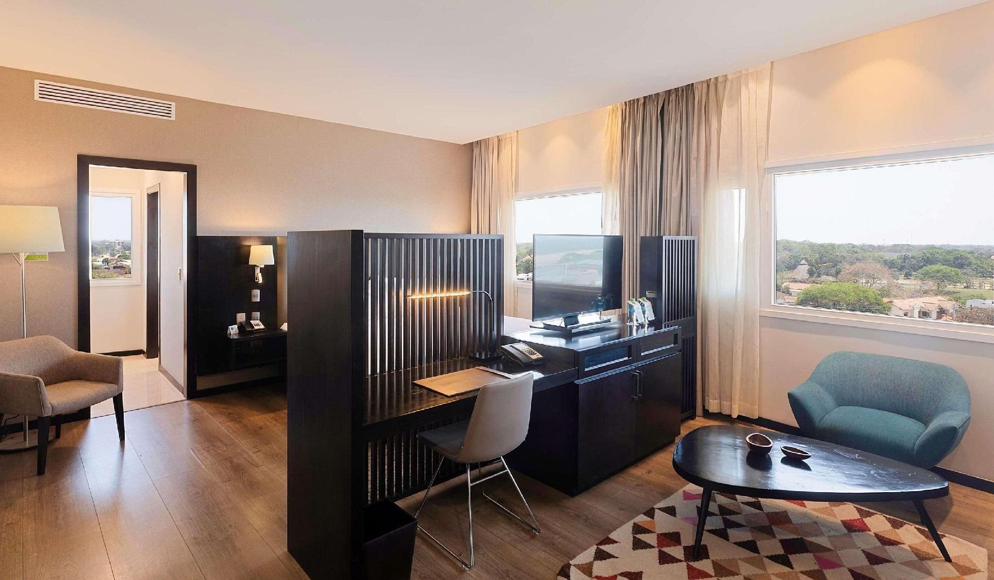 Studio Suite King Bed Living Area Non-Smoking