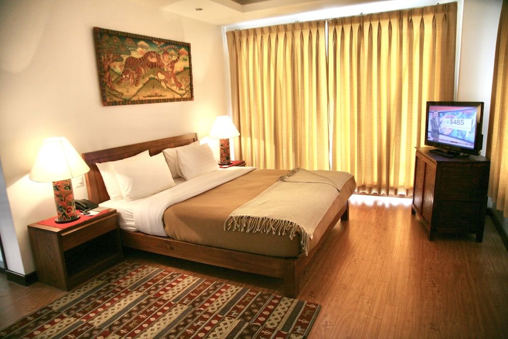 Khang Residency Executive Room, Balcony, City View 5