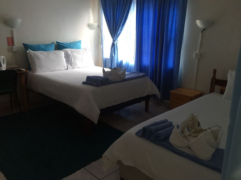 Liya Guest Lodge Twin Room 3