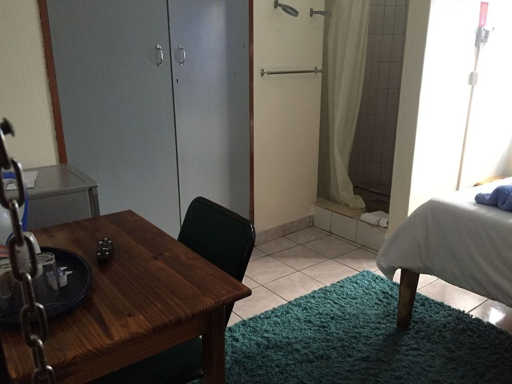 Liya Guest Lodge Standard Double Room 8