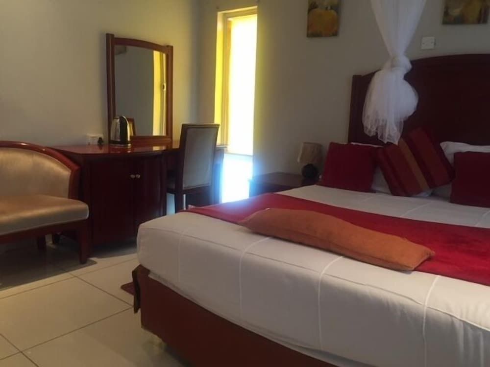 Comfort Palace Guesthouse Kasane Standard Double Room 4