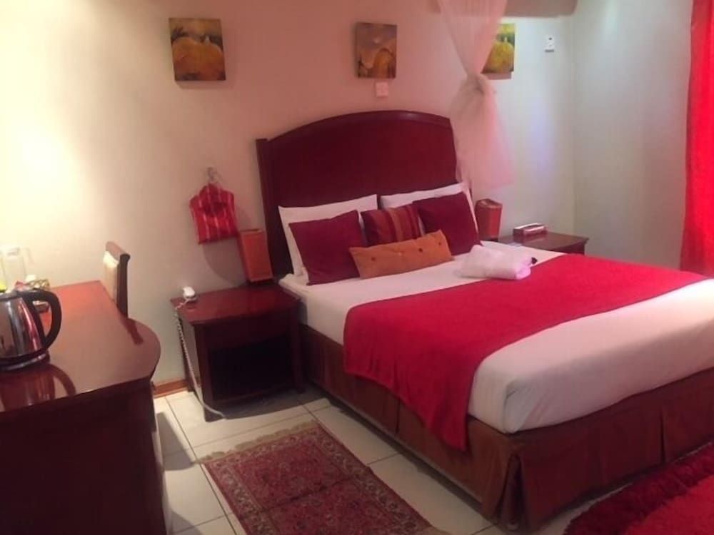 Comfort Palace Guesthouse Kasane Standard Double Room 8