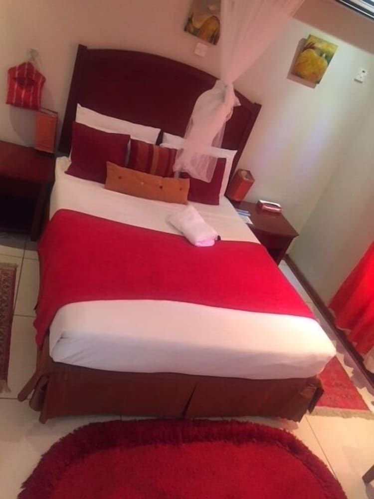 Comfort Palace Guesthouse Kasane Standard Double Room 2