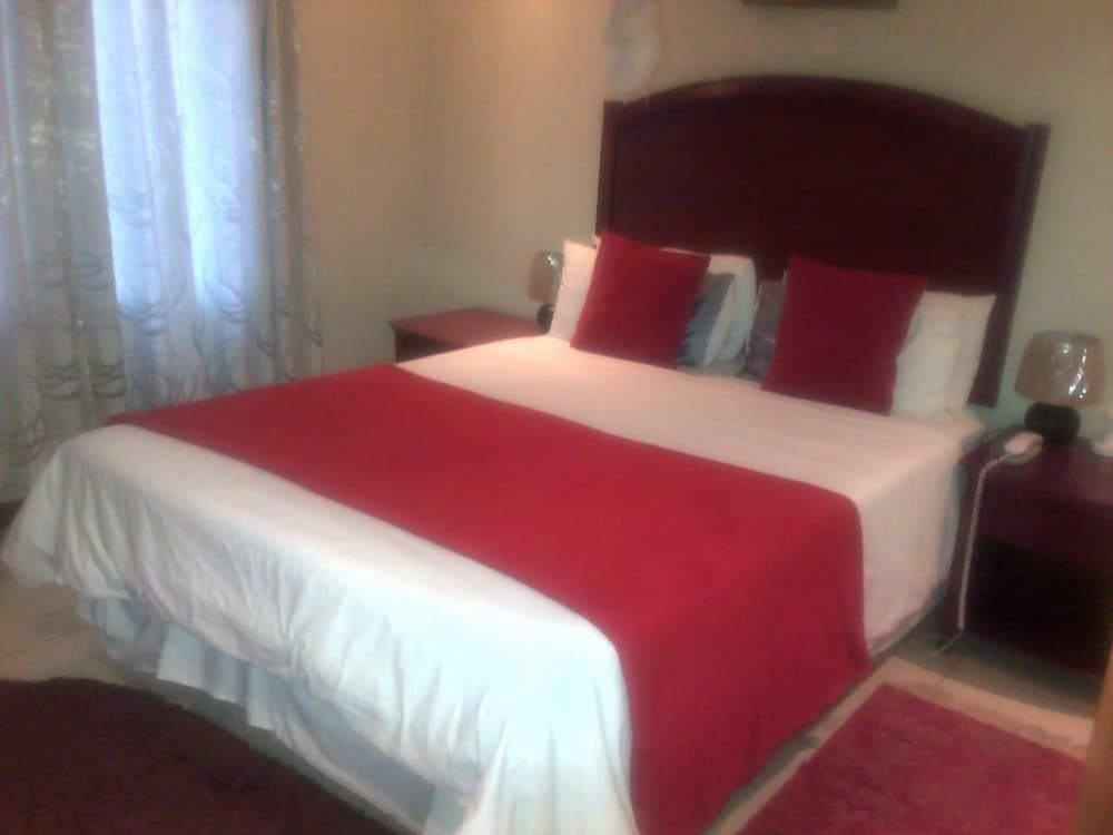 Comfort Palace Guesthouse Kasane Standard Double Room 3