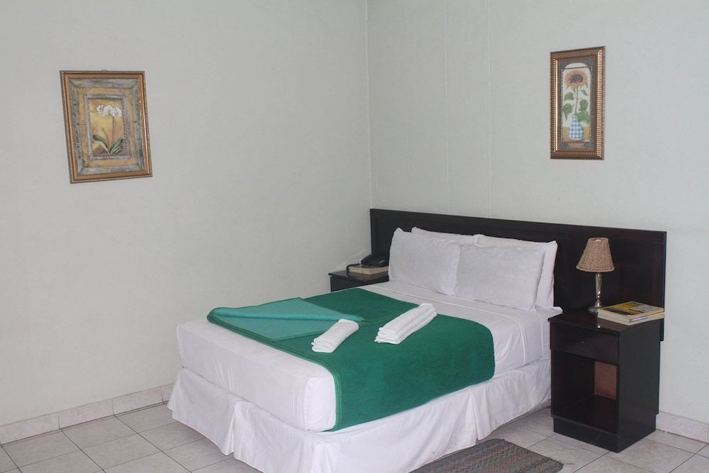 City Inn Lodge Standard Double Room, Garden View 2