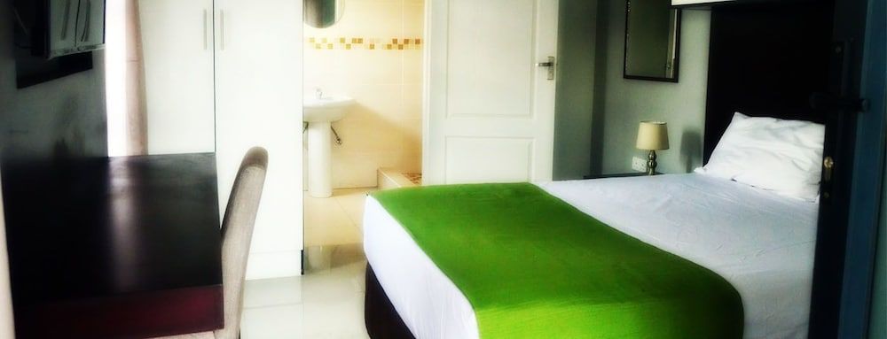 Cosy Palms Guest House Standard Double Room, Garden View 4