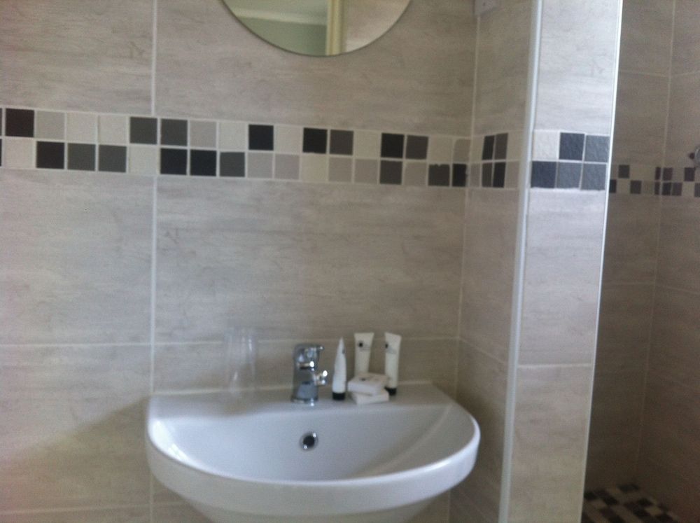 Cosy Palms Guest House Standard Double Room, Garden View 7