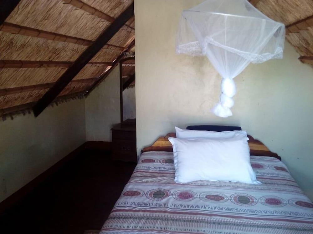 Liya Lodge and Campsite Chalet 3