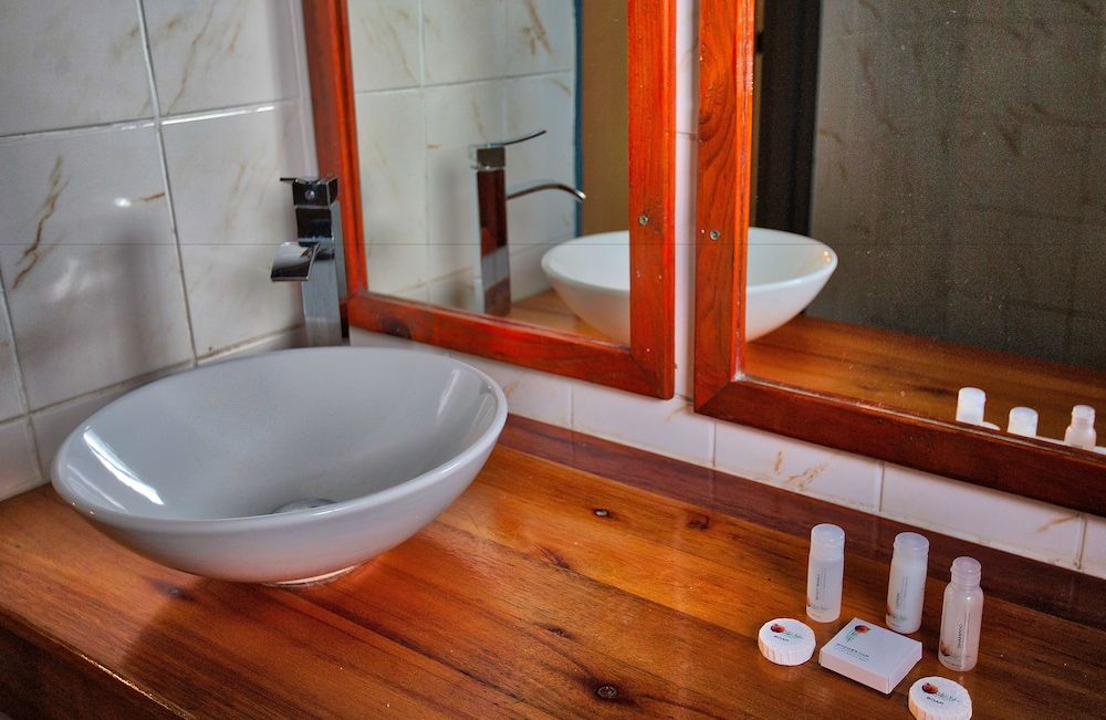 Island Safari Lodge Family Double or Twin Room 5