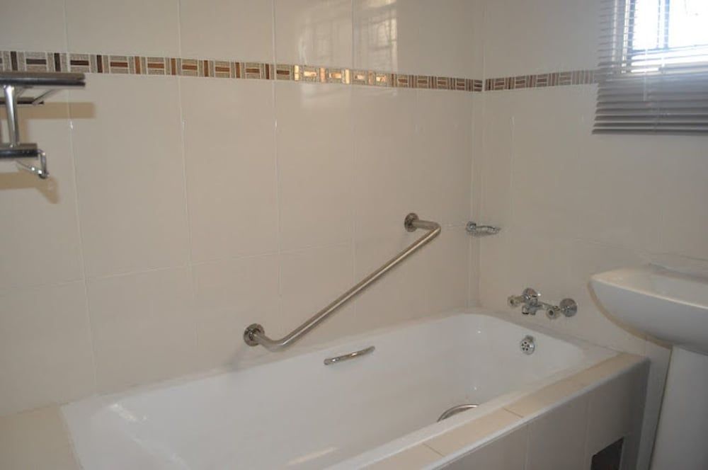 Crown Guest Lodge Executive Room 10