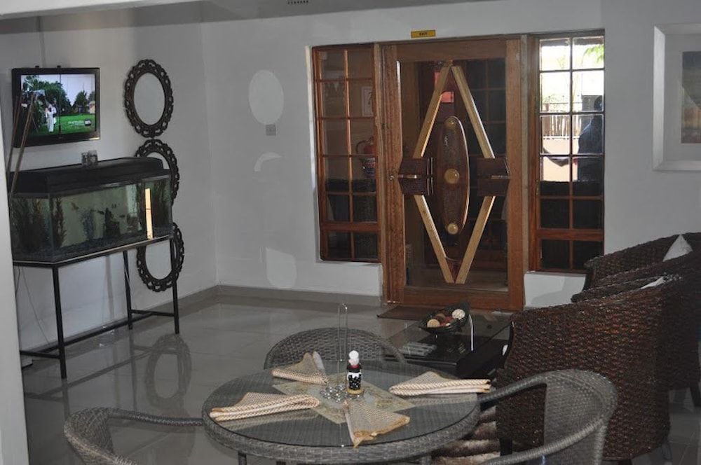 Crown Guest Lodge Executive Room 2