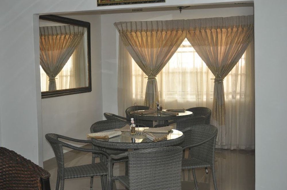 Crown Guest Lodge Executive Room 6