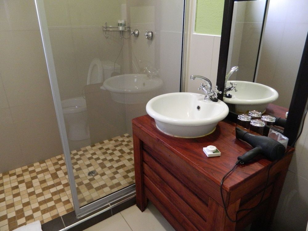 Kwalape Safari Lodge Chalet (Kwalape) 3