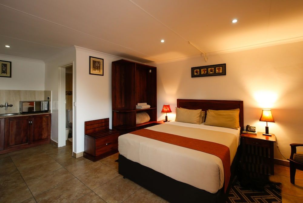 Mokoro Lodge Double Room 2