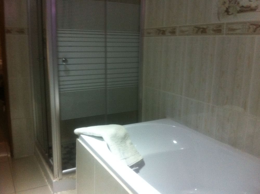 Amariah Guest House Executive Room, Garden View 8