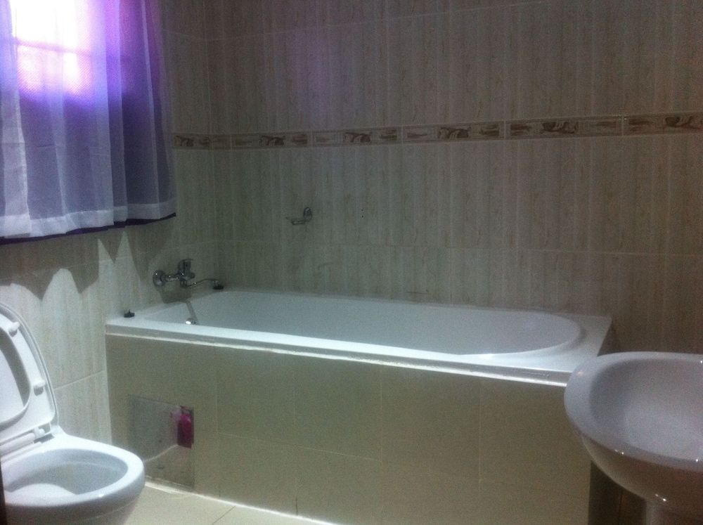 Amariah Guest House Executive Room, Garden View 9