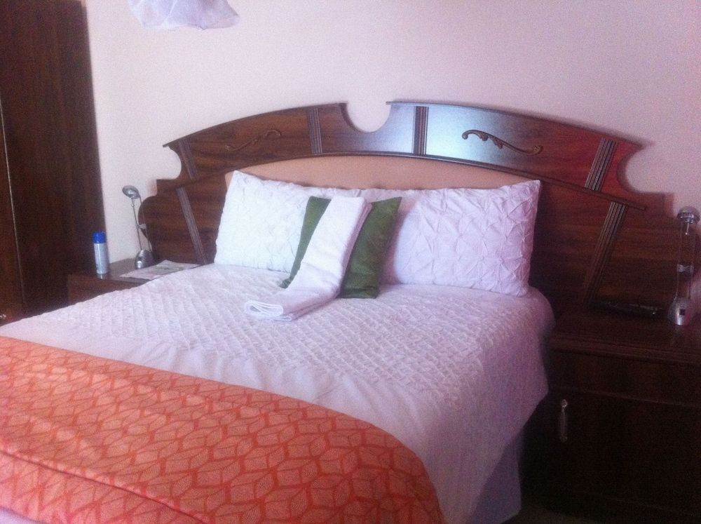 Amariah Guest House Twin Room, Garden View 2