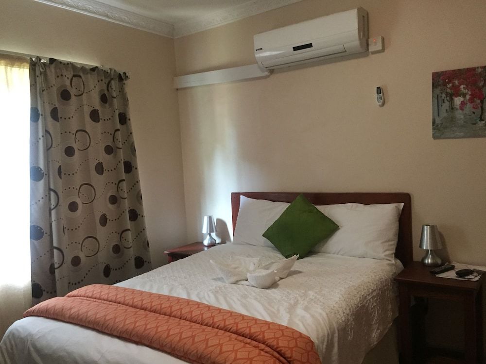 Amariah Guest House Standard Room, Garden View 4