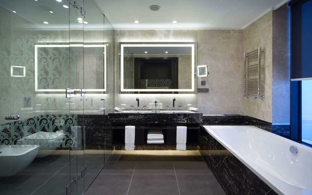 DoubleTree by Hilton Hotel Minsk Suite (Ambassador) 3