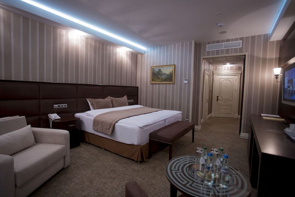 Boutique Hotel Buta Family Room 8