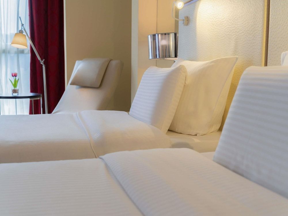 Pullman Kinshasa Grand Hotel Standard Room, 2 Twin Beds 7