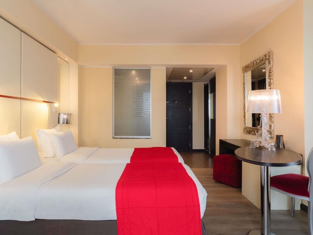 Pullman Kinshasa Grand Hotel Standard Room, 2 Twin Beds 8