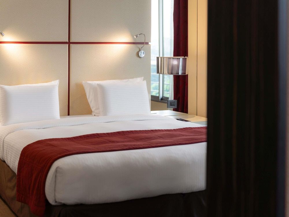Pullman Kinshasa Grand Hotel Executive Suite, 1 King Bed 3