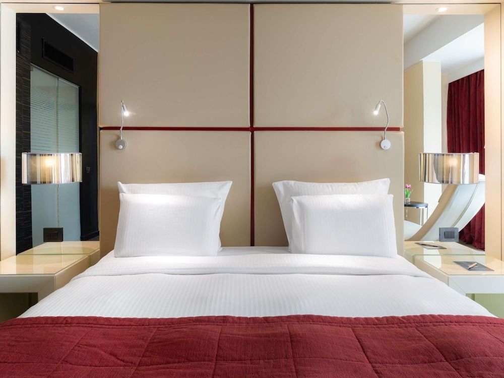 Pullman Kinshasa Grand Hotel Executive Suite, 1 King Bed 5
