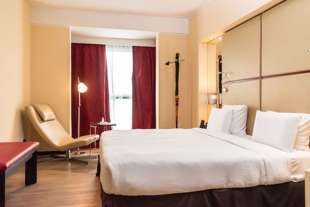 Pullman Kinshasa Grand Hotel Executive Suite, 1 King Bed 6