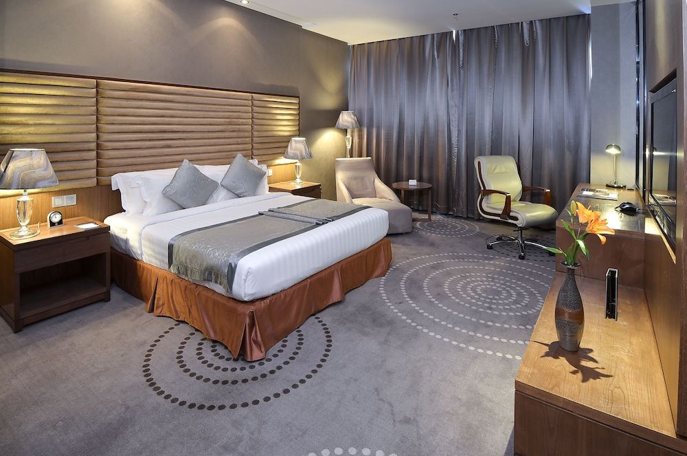 Fleuve Congo Hotel By Blazon Hotels Deluxe Room, 1 King Bed, River View (Fleuve)