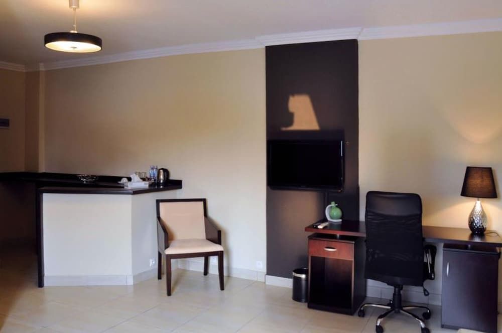 Hotel Royal Executive Suite 4