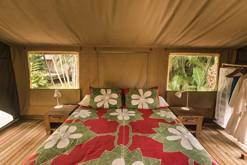 Luxury Tent, Ensuite, Mountain View