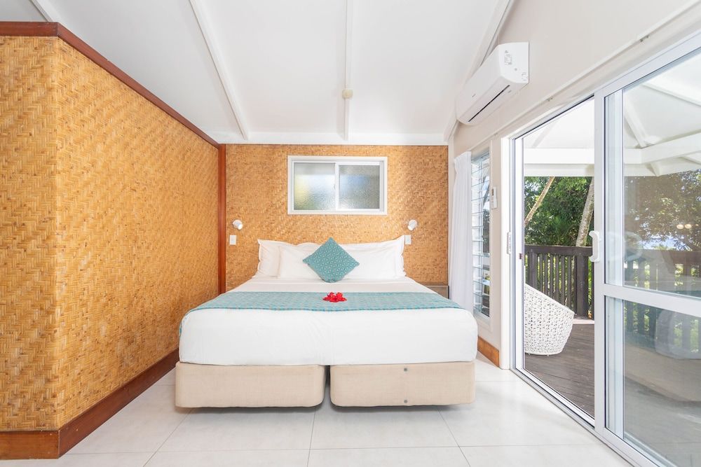 Standard Bungalow, Partial Lagoon View