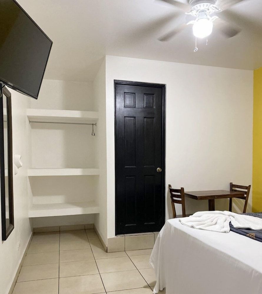 Hotel Quinta Avenida Standard Room 14