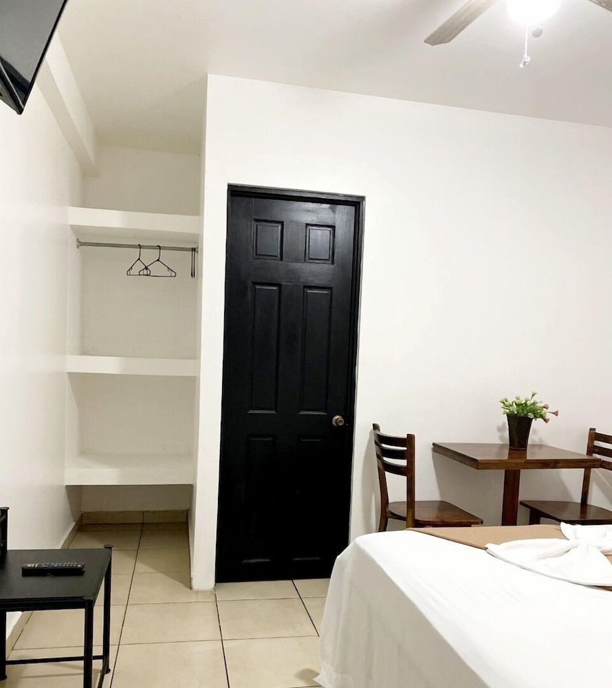 Hotel Quinta Avenida Standard Room 13