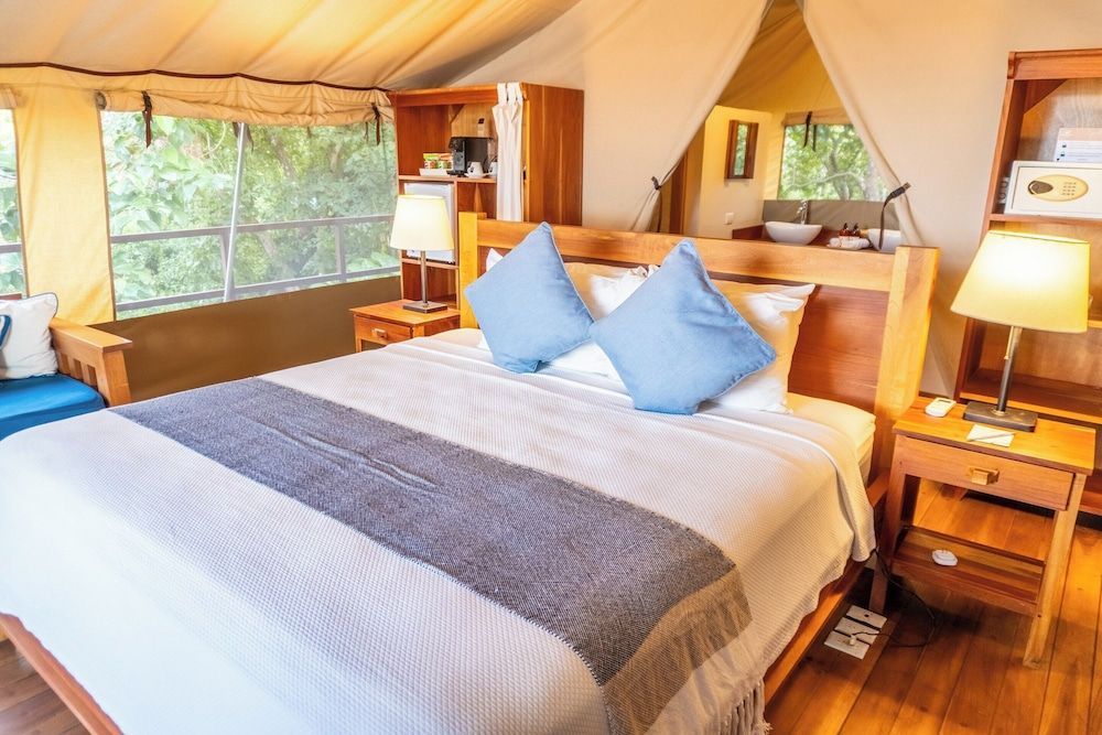 Isla Chiquita Glamping Hotel Family Tent Suite 3
