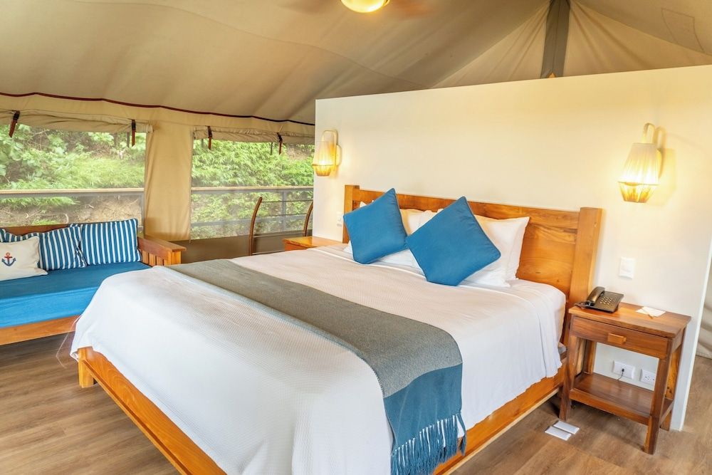 Isla Chiquita Glamping Hotel Premium Tent Ocean View King Bed
