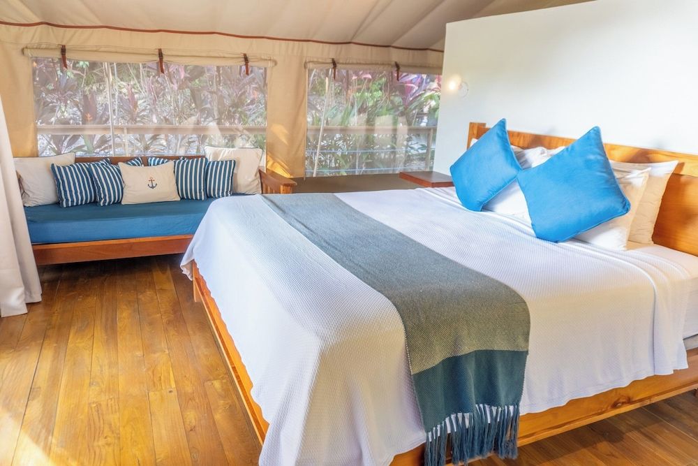 Isla Chiquita Glamping Hotel Premium Tent Ocean View King Bed with A/C 2