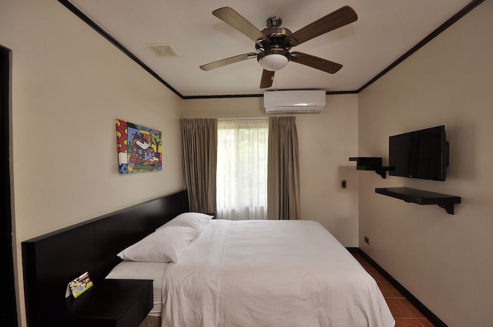 Hotel Colono Beach Deluxe Room (with sofa bed) 2