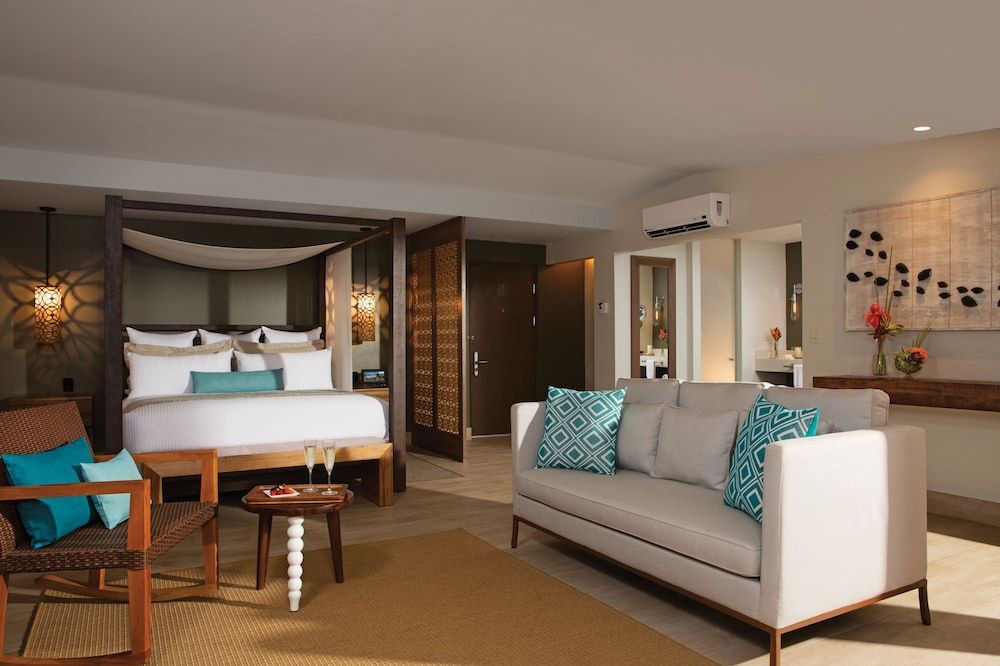 Preferred Club Junior Suite King Ocean Front
