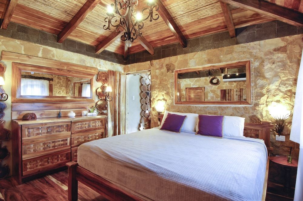 3 Bedroom Luxury Beachfront Villa