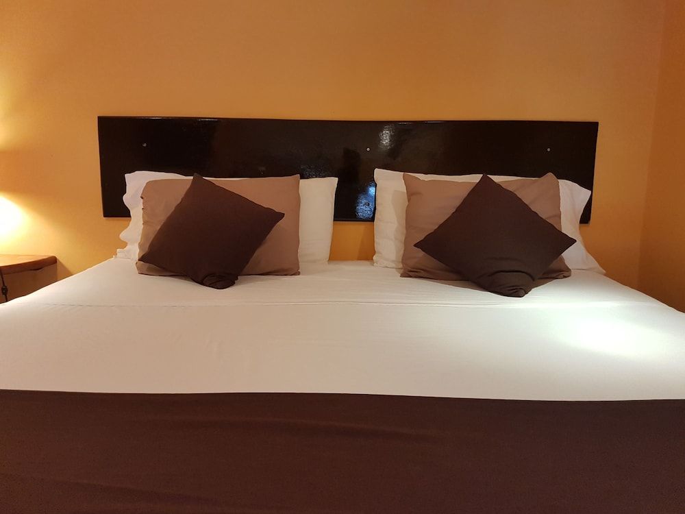 Suite 2
