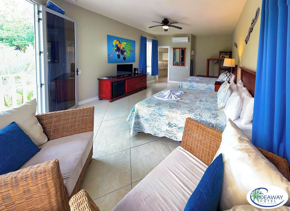 The Hideaway Hotel Deluxe Room, 2 Queen Beds 11