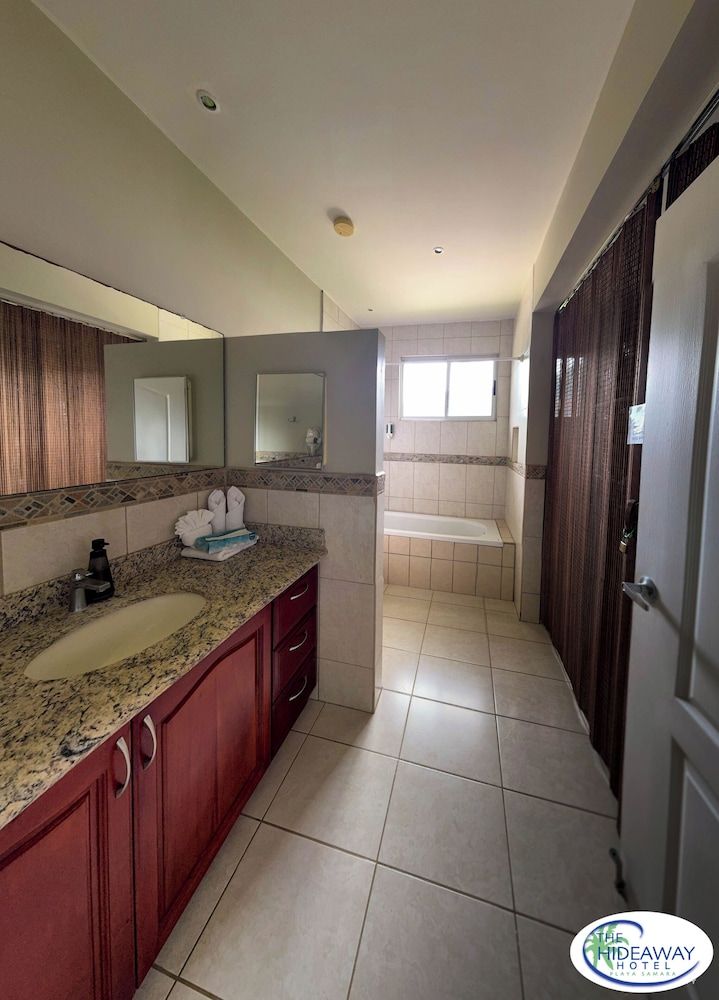 The Hideaway Hotel Penthouse 6