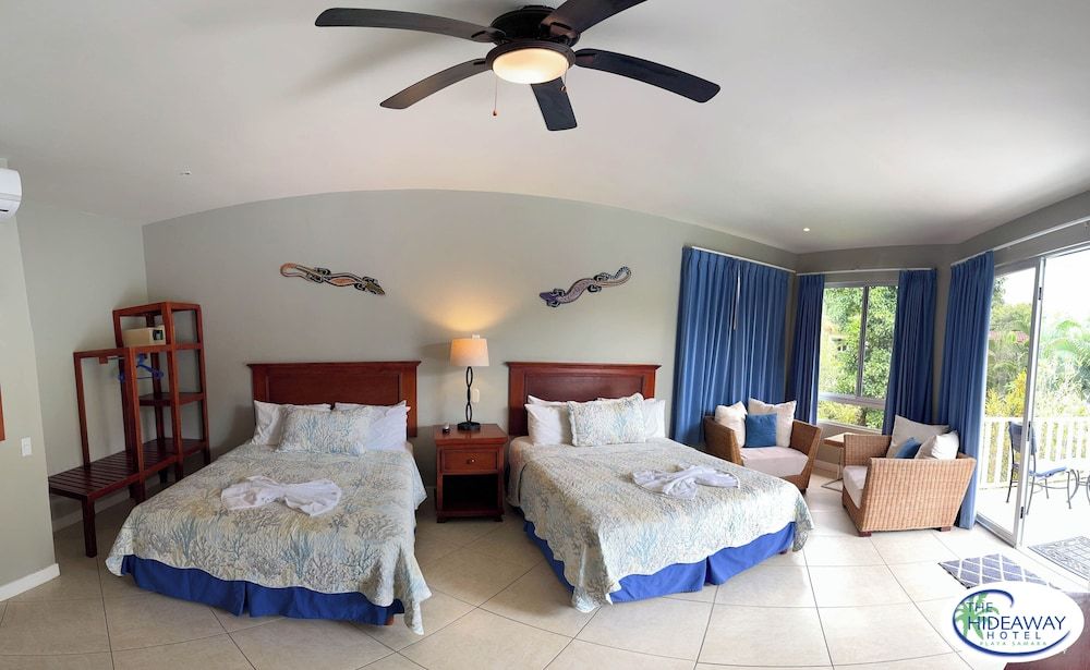 The Hideaway Hotel Deluxe Room, 2 Queen Beds 5