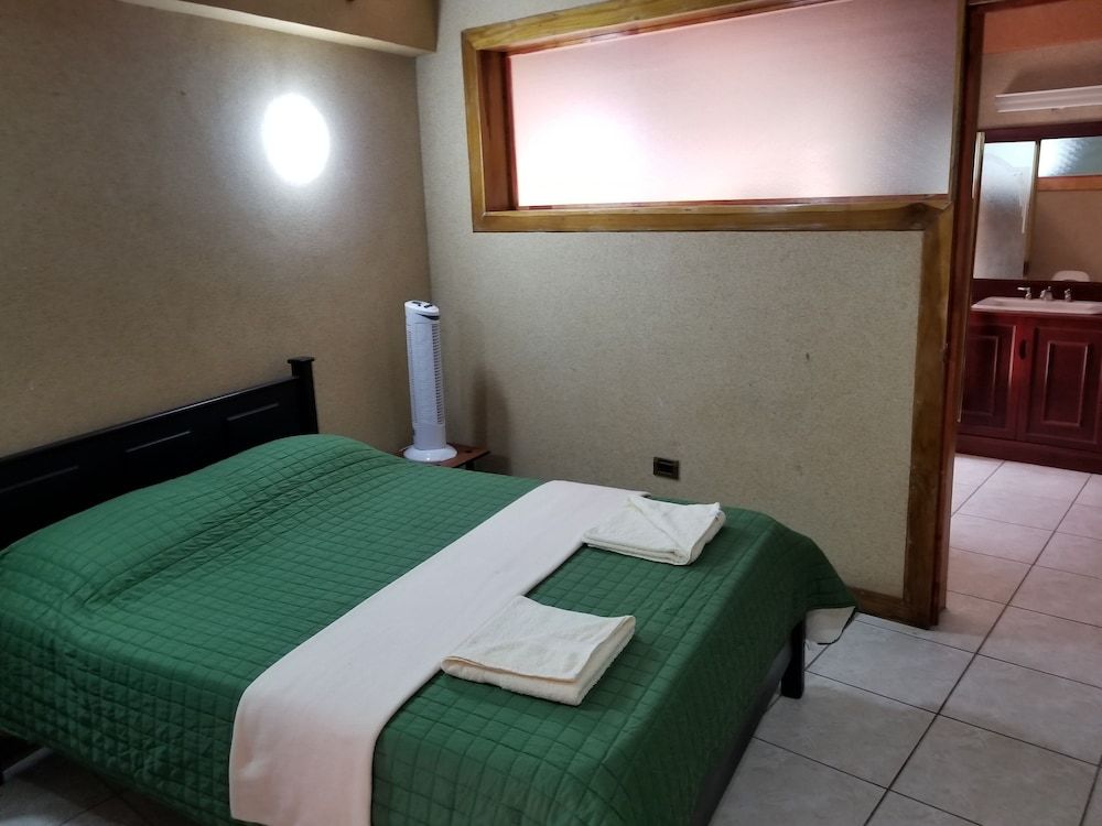 Hotel Monte Campana Escazu Luxury Villa, 2 Double Beds, Jetted Tub, Poolside 4