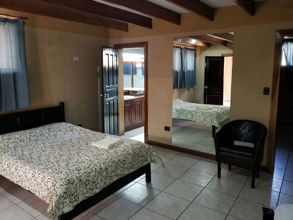 Hotel Monte Campana Escazu Luxury Villa, 2 Double Beds, Jetted Tub, Poolside 6