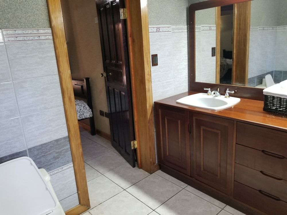 Hotel Monte Campana Escazu Luxury Villa, 2 Double Beds, Jetted Tub, Poolside 8