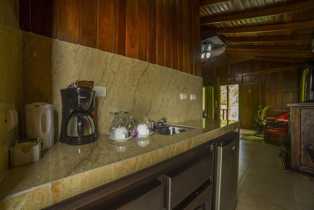 Hotel Rancho Cerro Azul Deluxe Room, 1 King Bed 14