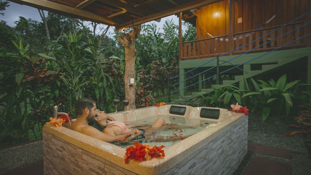 Hotel Rancho Cerro Azul Deluxe Room, 1 King Bed 9